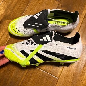 Adidas Predator Men's Soccer Cleats - White and Neon Yellow size 7 men’s